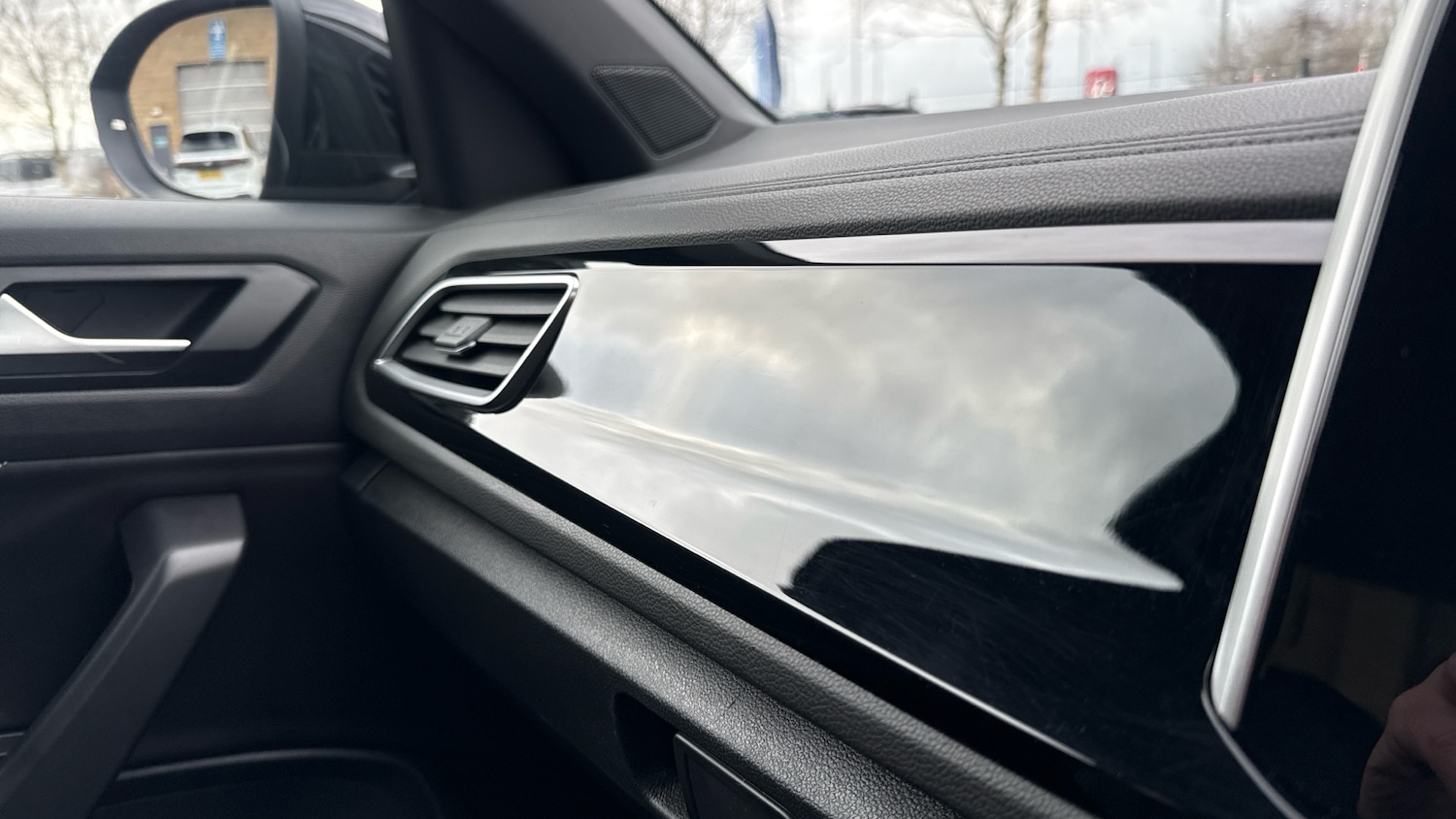 Used Volkswagen T-Roc 2022 for sale - 77591280: Photo 34