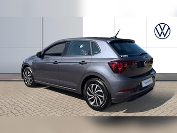 Used Volkswagen Polo 2024 for sale - 75547803: Photo