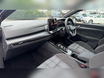 Used Volkswagen Golf 2025 for sale - 75701535: Photo