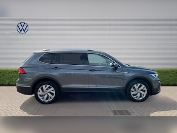 Used Volkswagen Tiguan Allspace 2023 for sale - 78973353: Photo