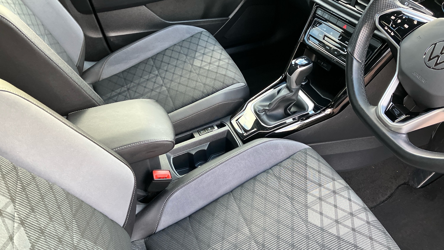 Used Volkswagen T-Roc 2022 for sale - 77023314: Photo 14