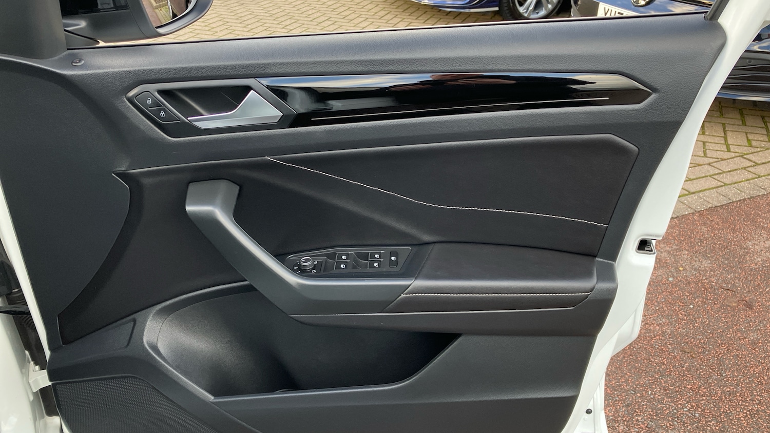 Used Volkswagen T-Roc 2022 for sale - 77023314: Photo 19