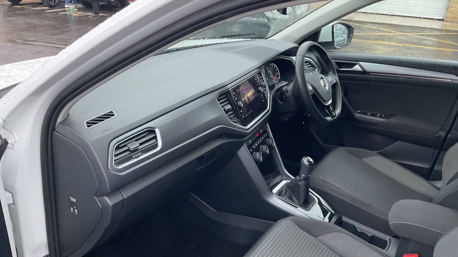 Used Volkswagen T-Roc 2022 for sale - 77803053: Photo 2