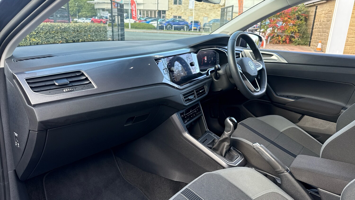 Used Volkswagen Polo 2023 for sale - 76055910: Photo 2