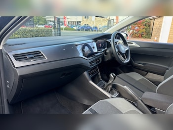 Used Volkswagen Polo 2023 for sale - 76055910: Photo 2