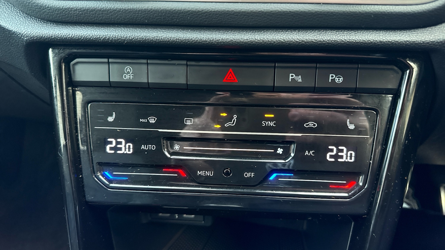 Used Volkswagen T-Roc 2023 for sale - 77128091: Photo 13