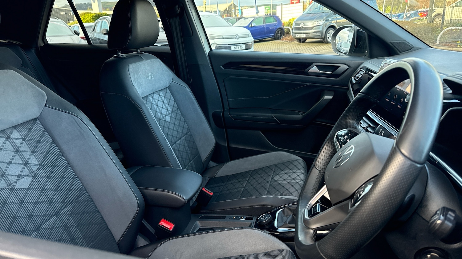Used Volkswagen T-Roc 2023 for sale - 77128091: Photo 15