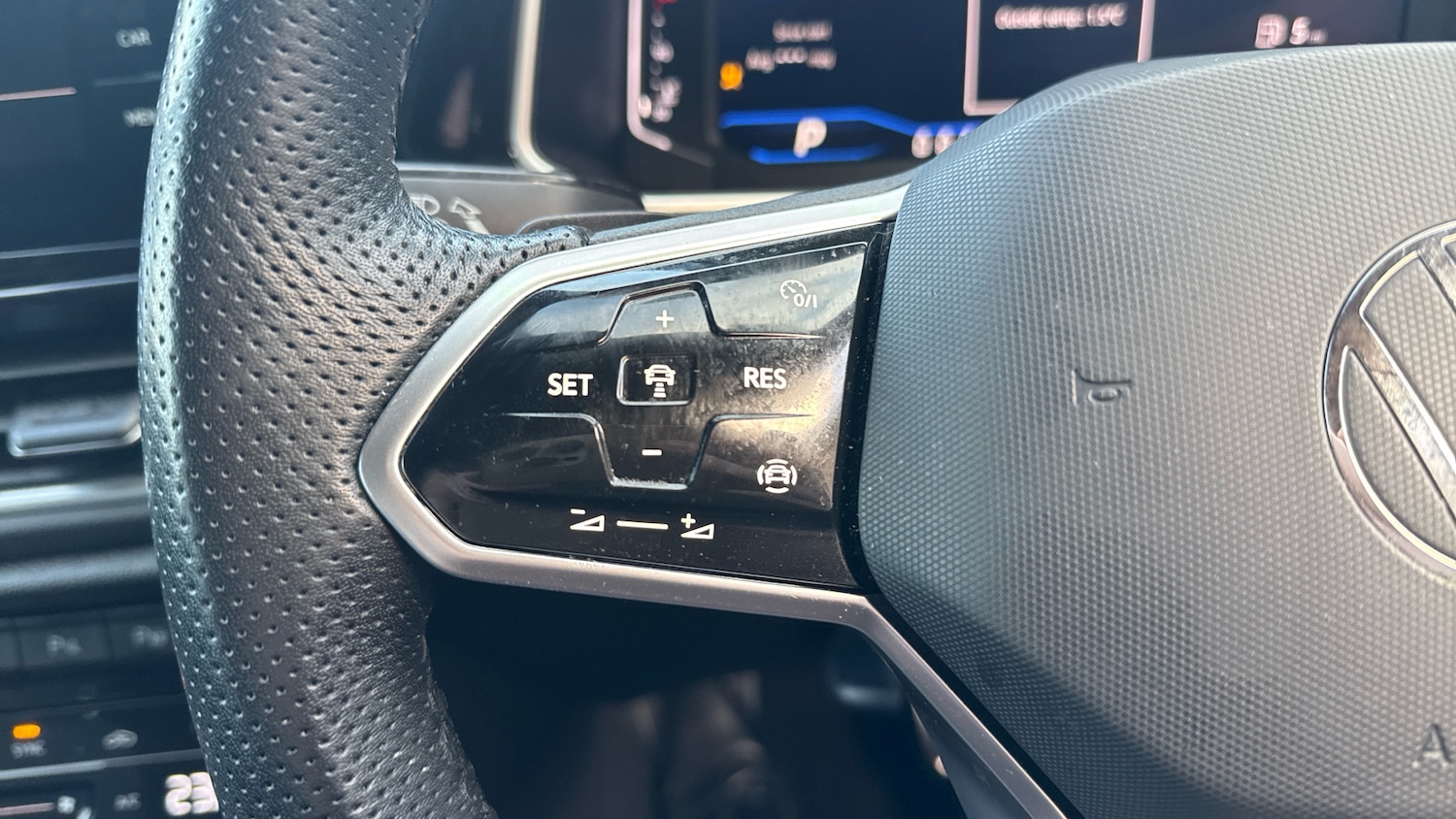 Used Volkswagen T-Roc 2023 for sale - 77128091: Photo 17