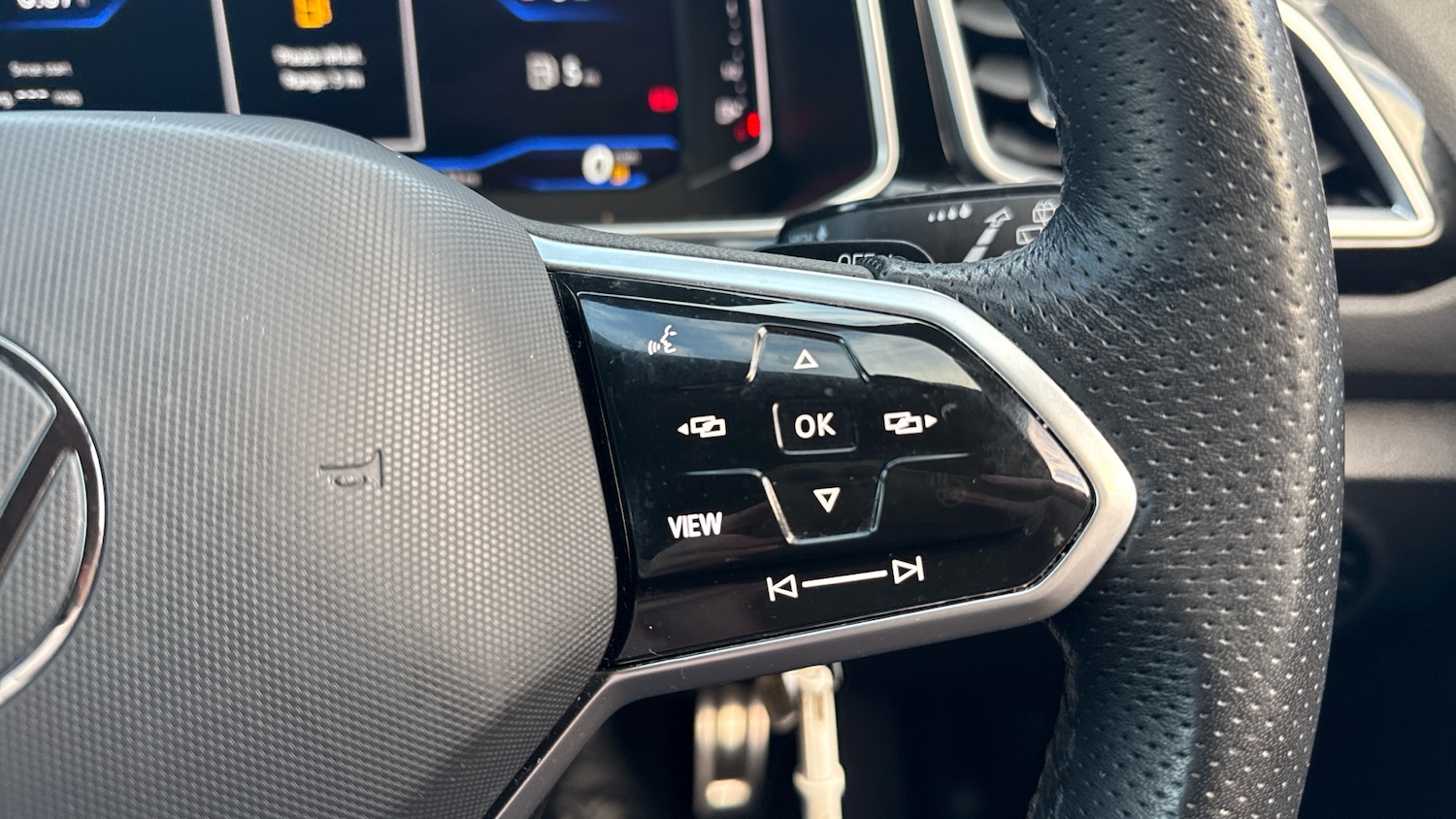 Used Volkswagen T-Roc 2023 for sale - 77128091: Photo 18