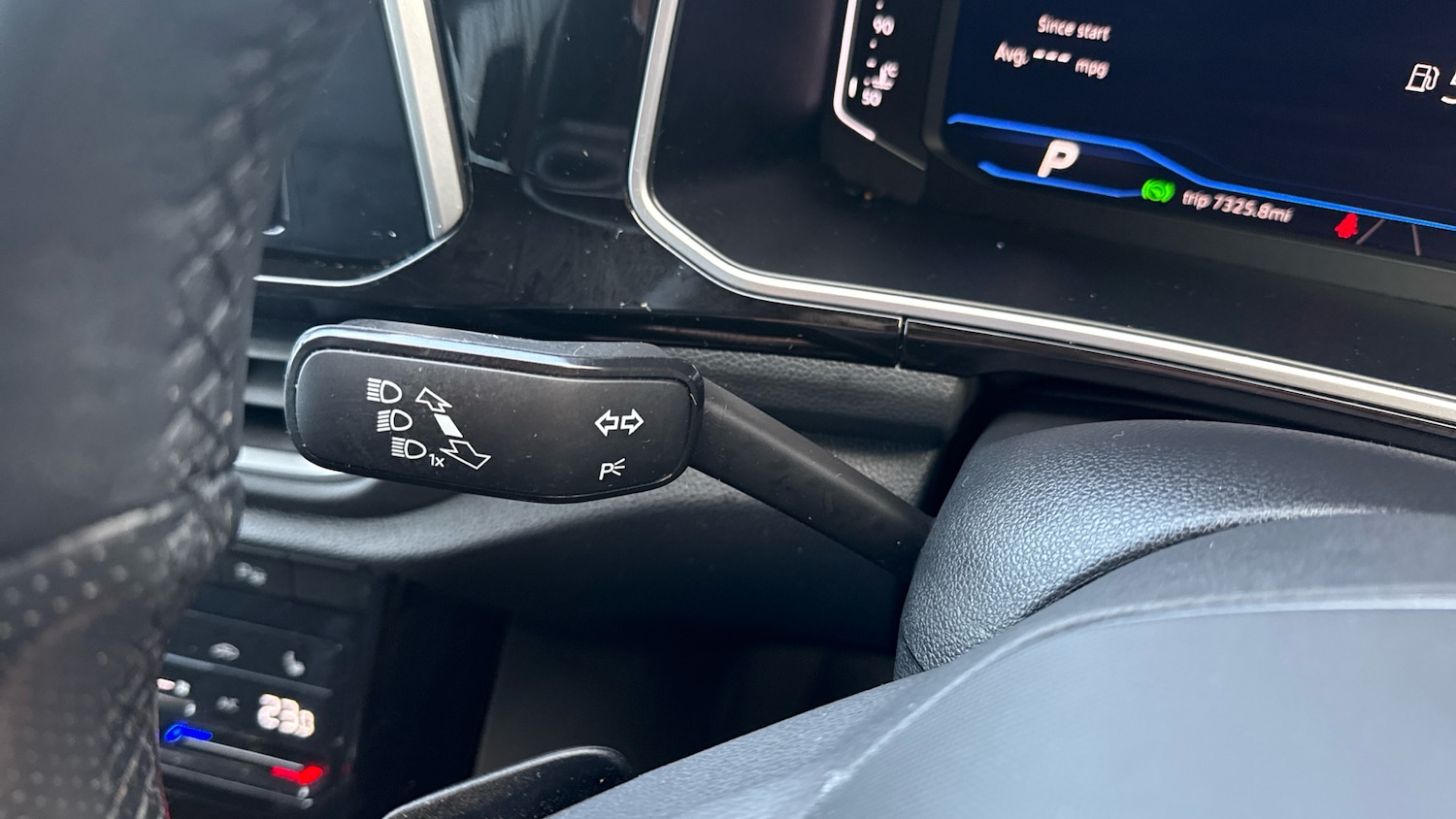 Used Volkswagen T-Roc 2023 for sale - 77128091: Photo 33