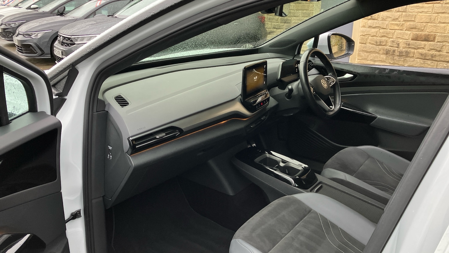 Used Volkswagen ID.4 2022 for sale - 76568351: Photo 2