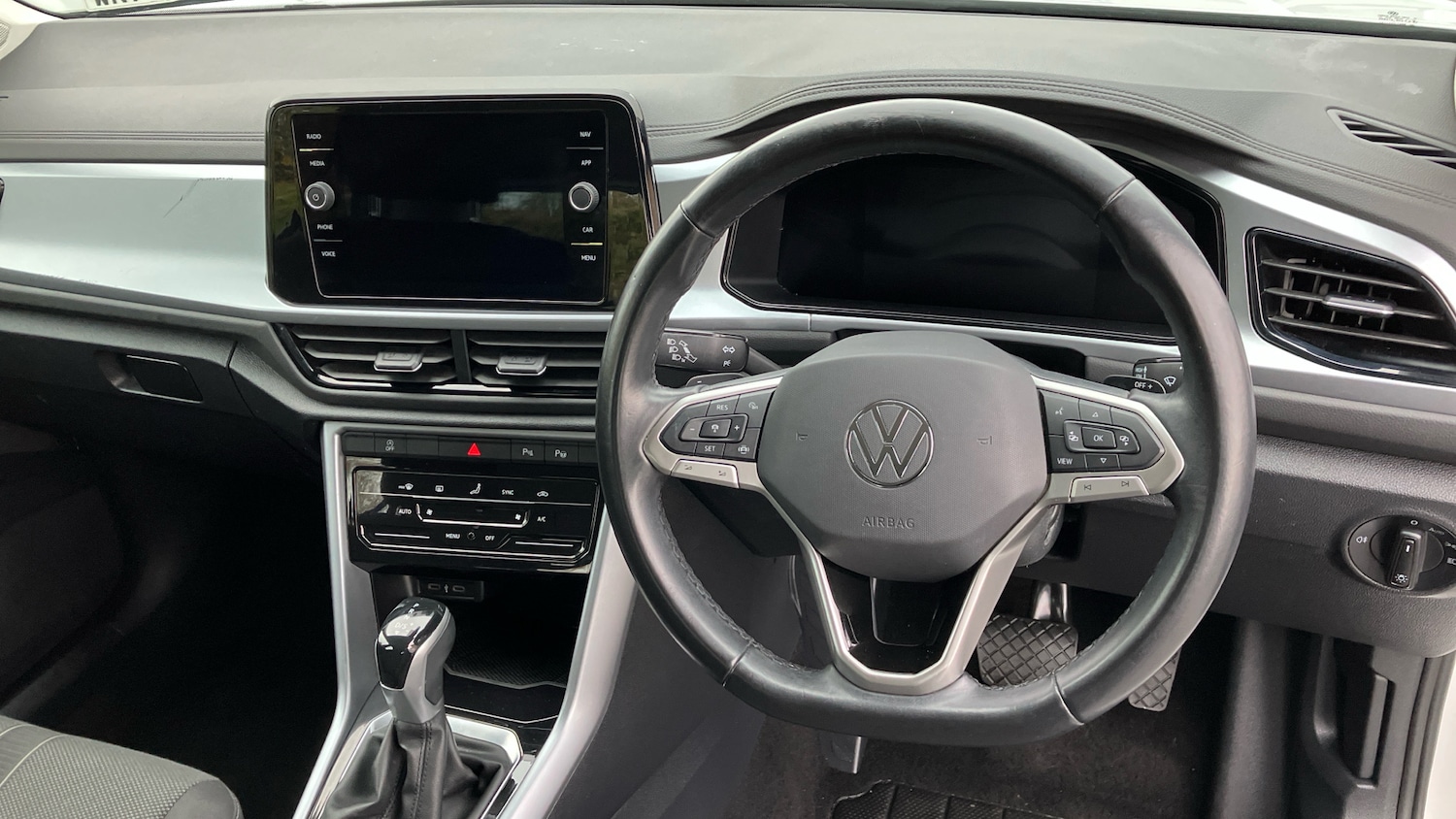 Used Volkswagen T-Roc 2022 for sale - 76263173: Photo 10