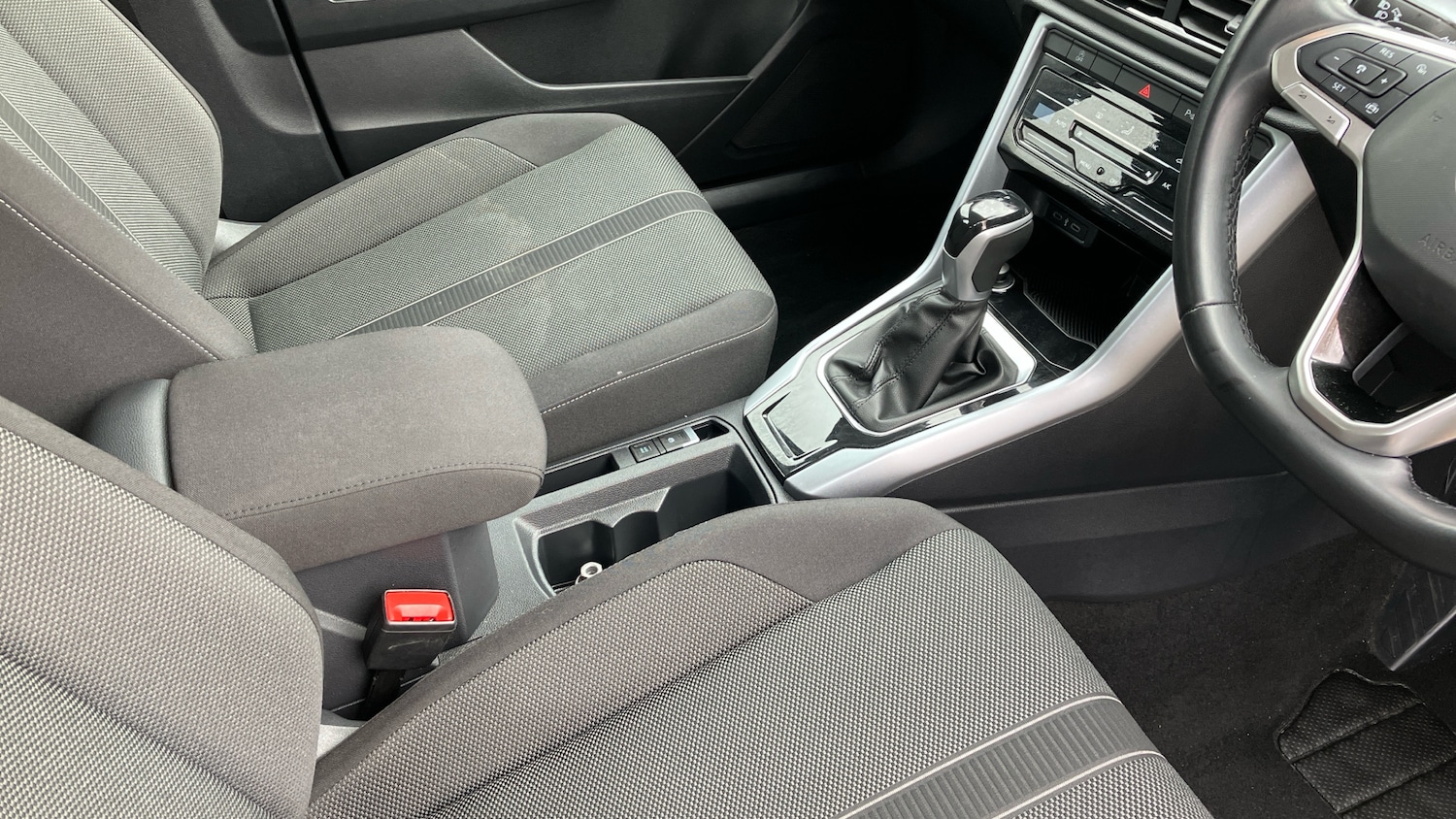 Used Volkswagen T-Roc 2022 for sale - 76566165: Photo 14