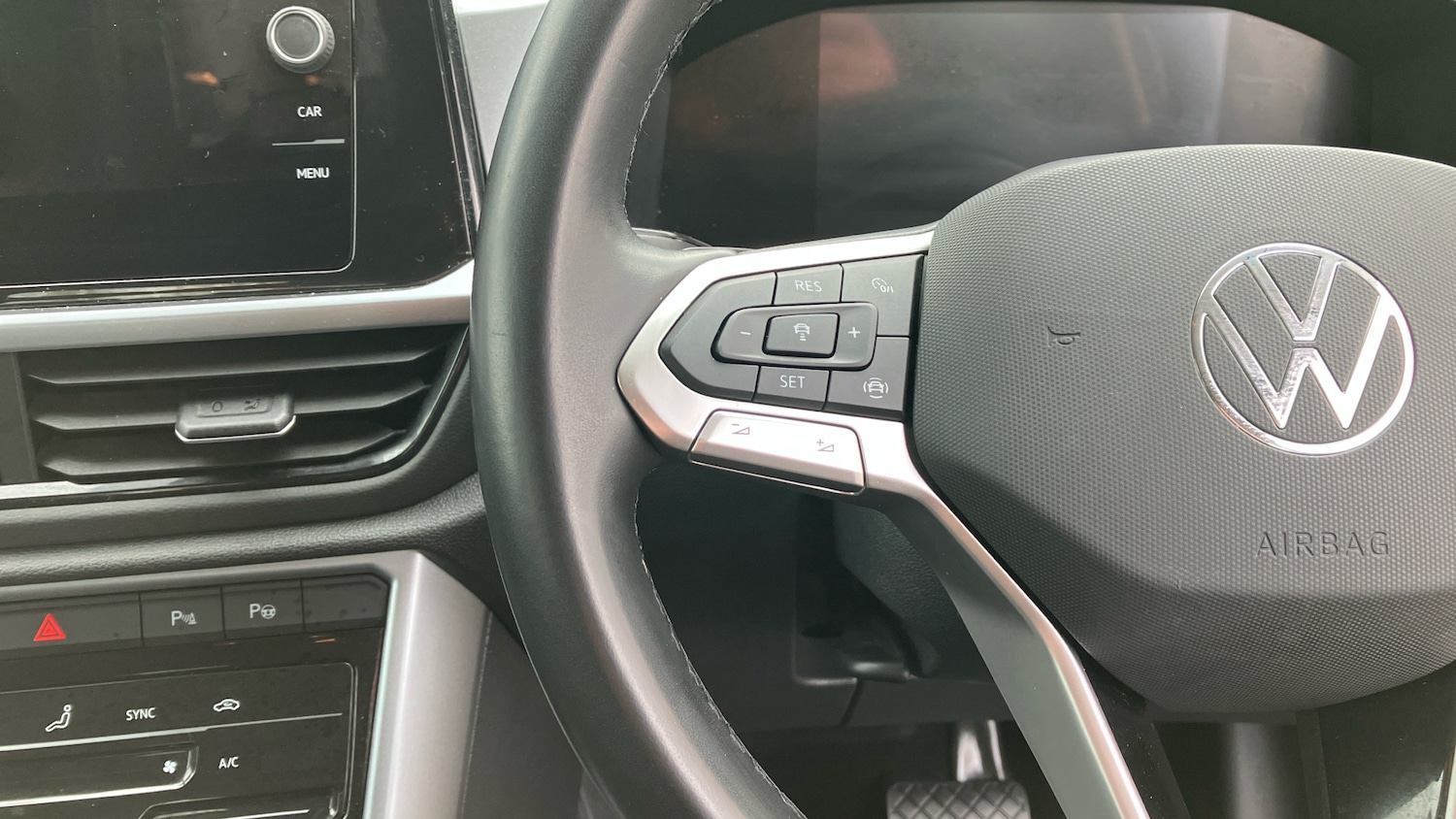 Used Volkswagen T-Roc 2022 for sale - 76566165: Photo 17