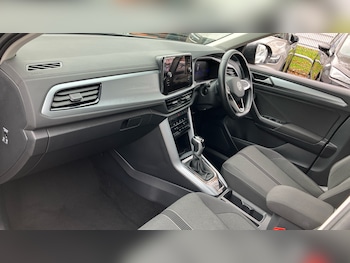 Used Volkswagen T-Roc 2022 for sale - 76566165: Photo