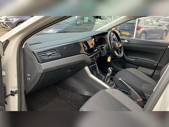 Used Volkswagen Polo 2023 for sale - 76490297: Photo