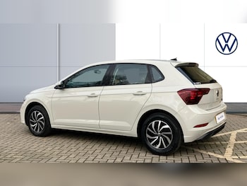Used Volkswagen Polo 2023 for sale - 76490297: Photo