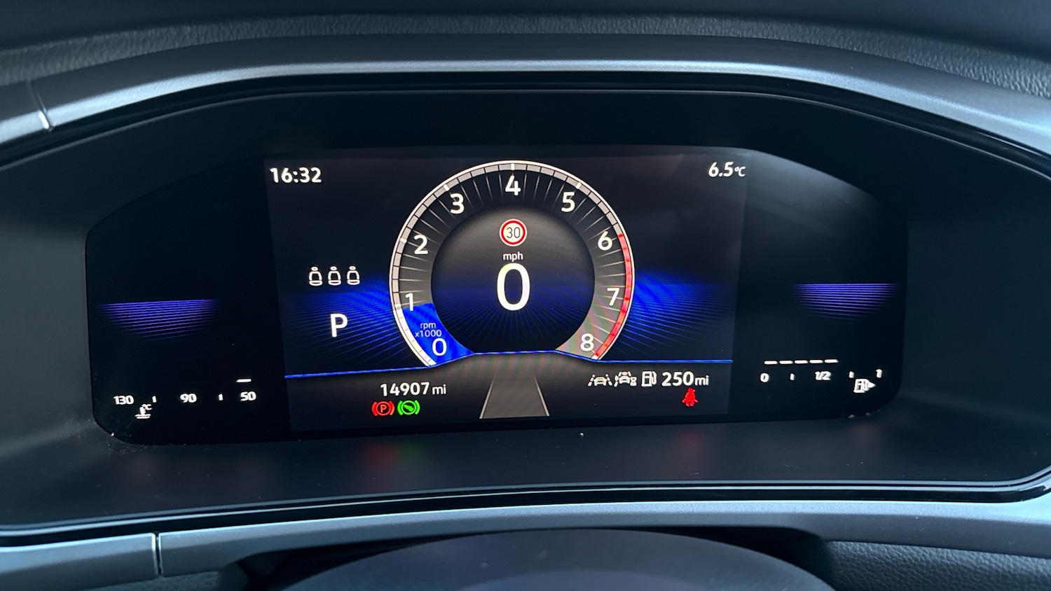 Used Volkswagen T-Roc 2025 for sale - 77370500: Photo 11