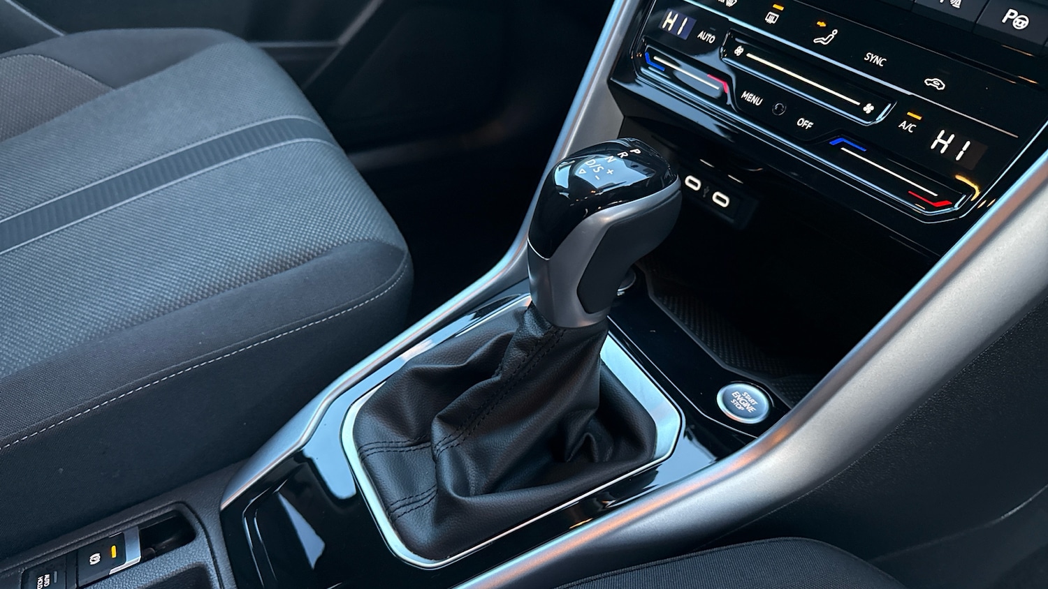 Used Volkswagen T-Roc 2025 for sale - 77370500: Photo 14