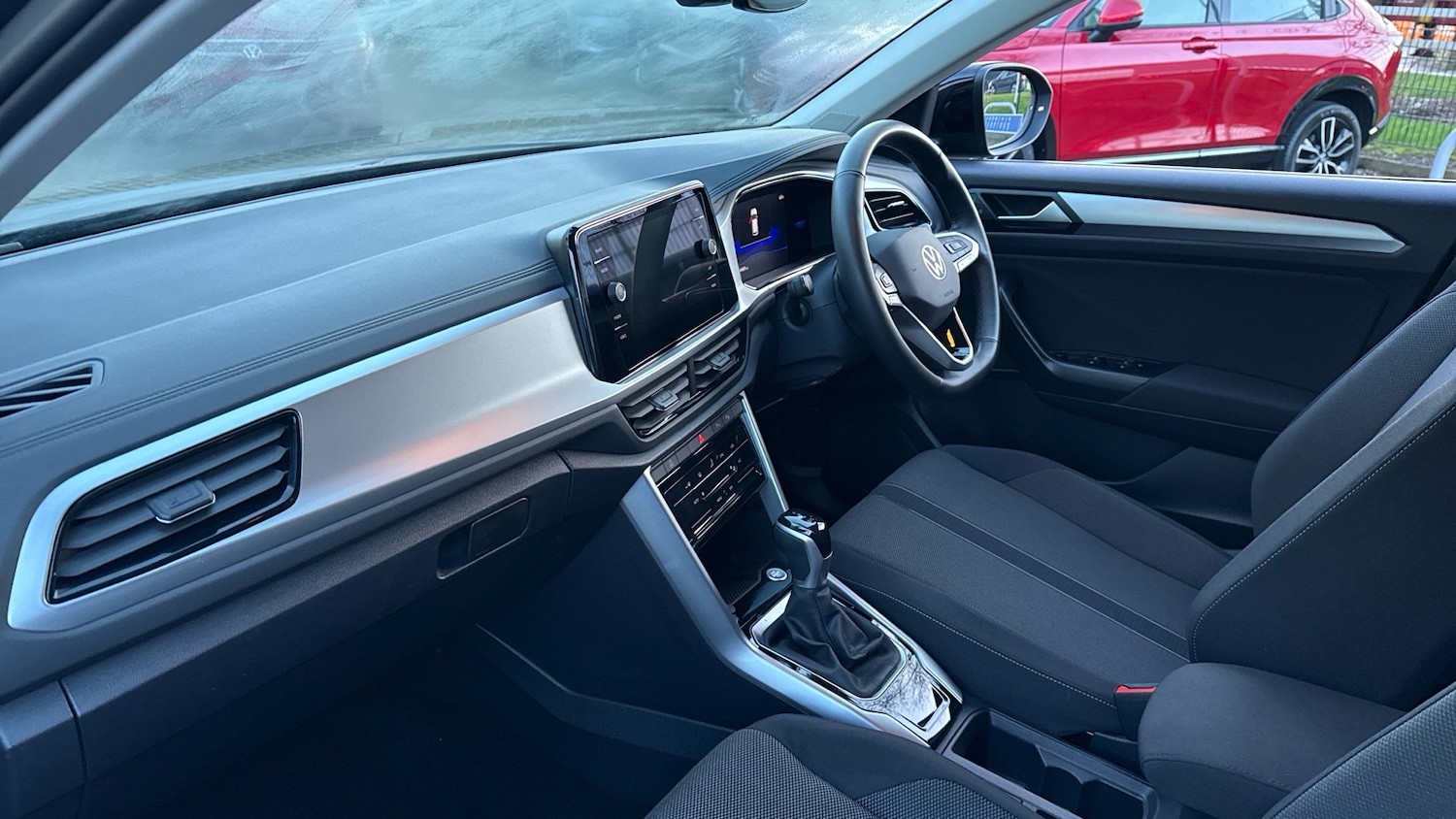 Used Volkswagen T-Roc 2025 for sale - 77370500: Photo 2