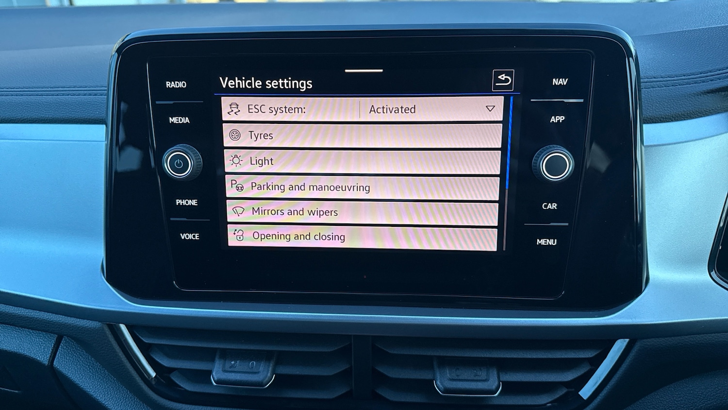 Used Volkswagen T-Roc 2025 for sale - 77370500: Photo 43