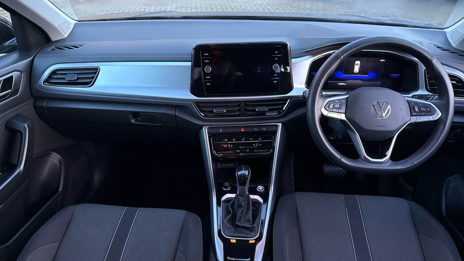 Used Volkswagen T-Roc 2025 for sale - 77370500: Photo 9