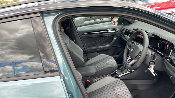 Used Volkswagen T-Roc 2025 for sale - 76075769: Photo 15