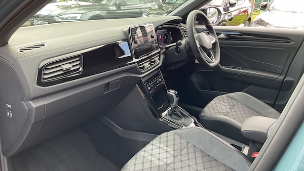 Used Volkswagen T-Roc 2025 for sale - 76075769: Photo 2