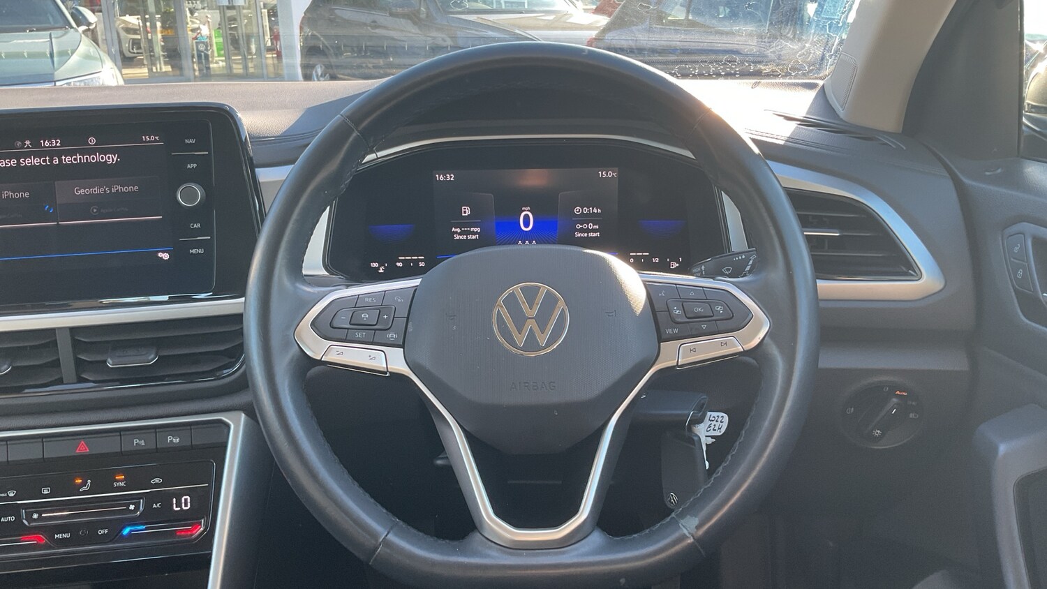 Used Volkswagen T-Roc 2022 for sale - 76063691: Photo 10