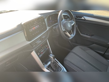 Used Volkswagen T-Roc 2022 for sale - 76063691: Photo