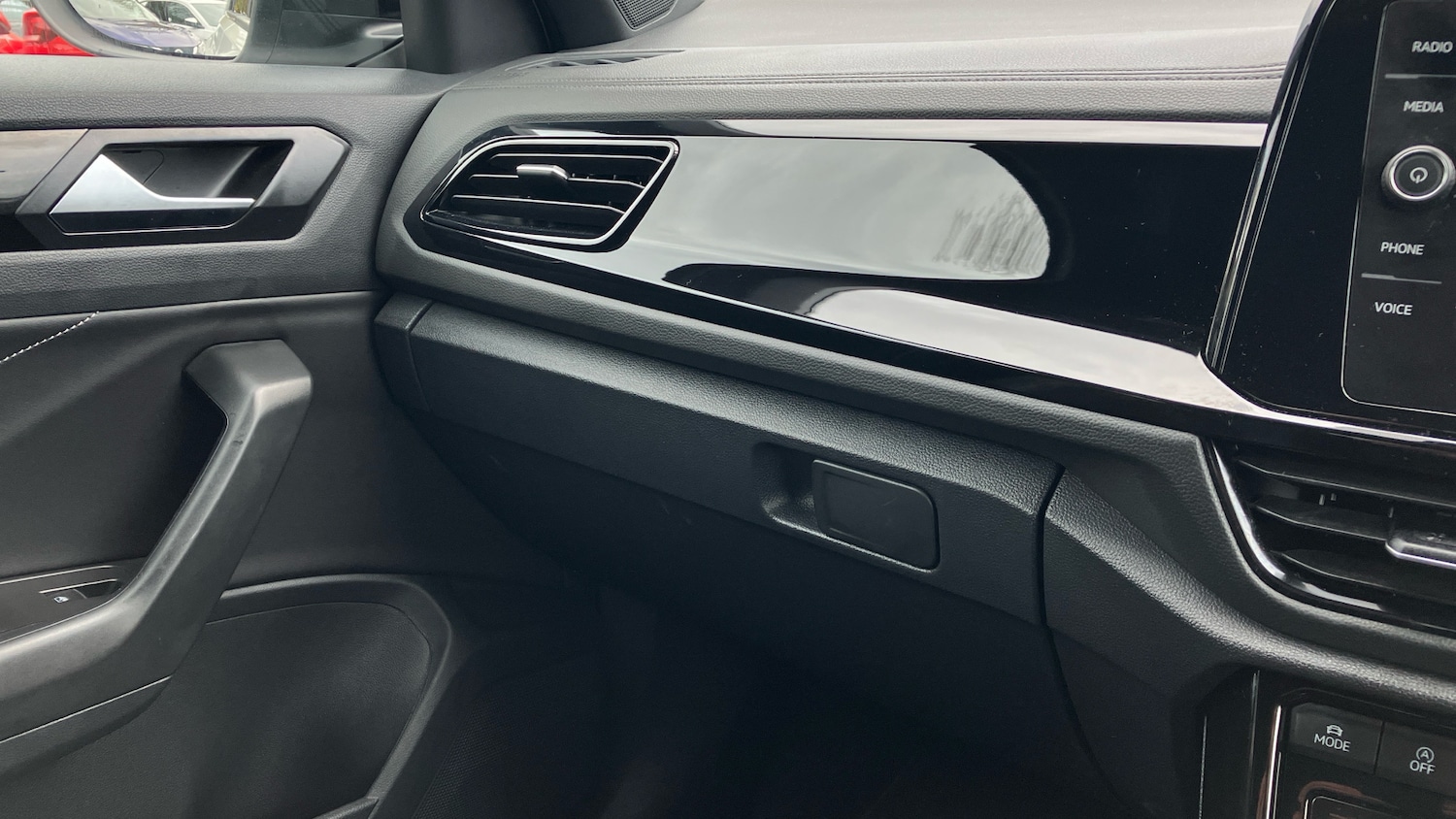 Used Volkswagen T-Roc 2025 for sale - 76374280: Photo 22