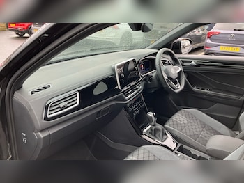 Used Volkswagen T-Roc 2025 for sale - 76707658: Photo