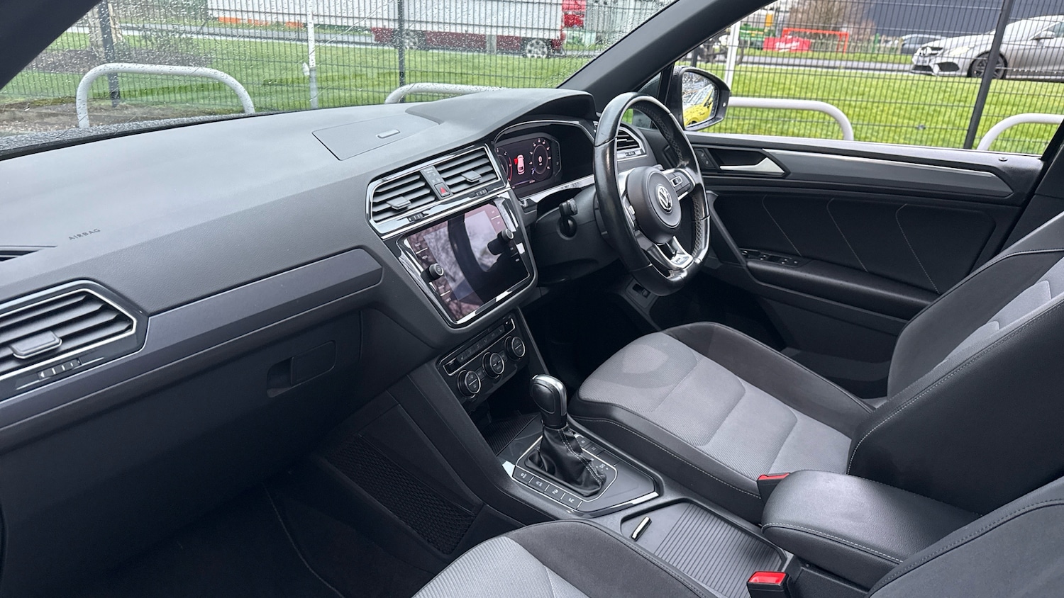 Used Volkswagen Tiguan 2020 for sale - 77759156: Photo 2