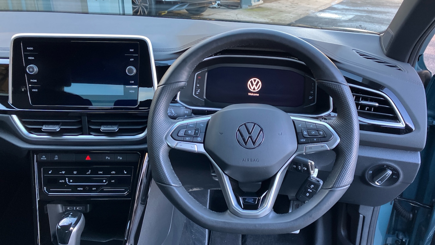 Used Volkswagen T-Roc 2025 for sale - 77777465: Photo 10