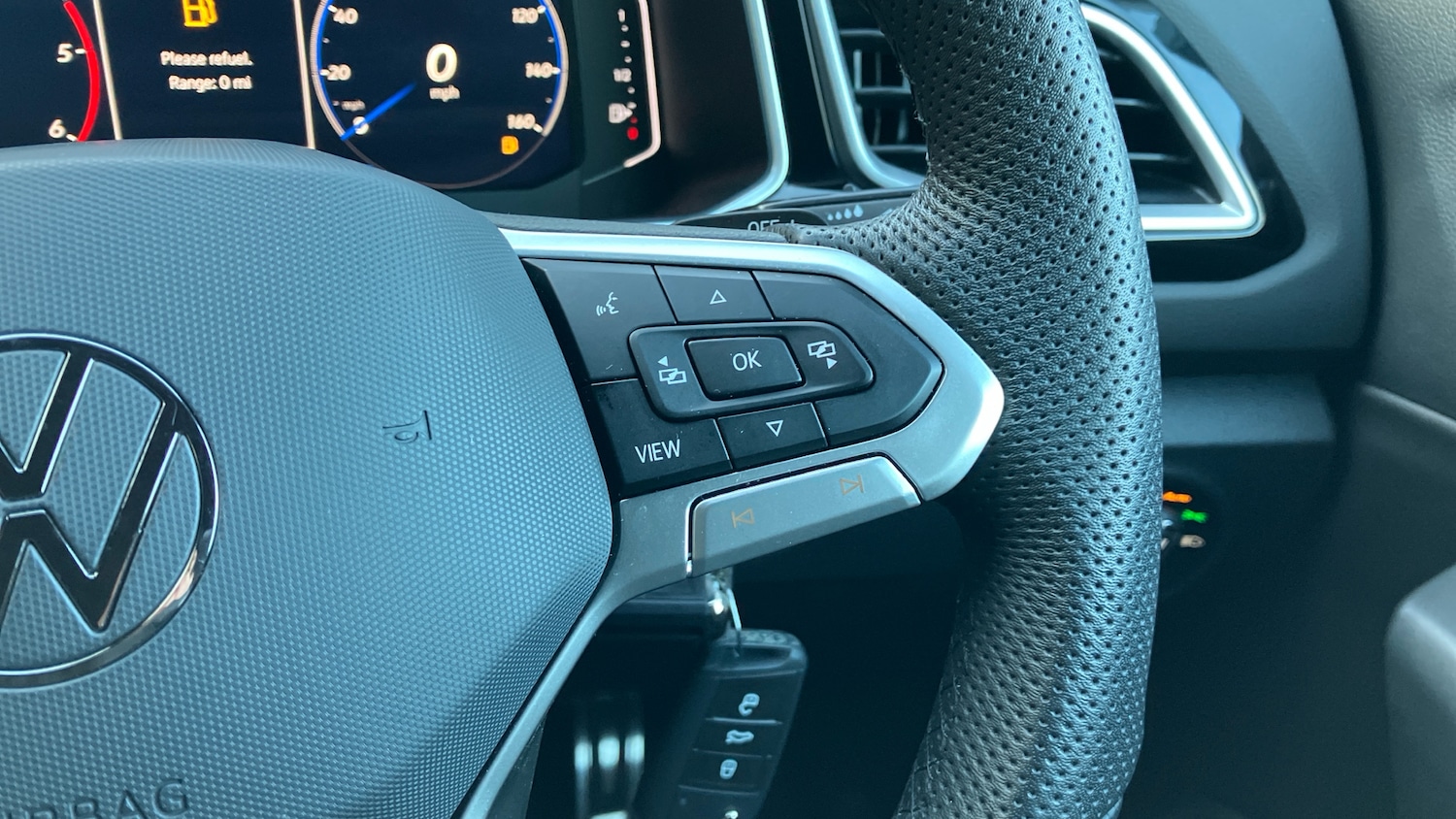 Used Volkswagen T-Roc 2025 for sale - 77777465: Photo 18