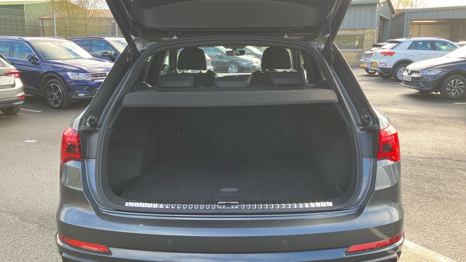 Used Audi Q3 2020 for sale - 76392205: Photo 4