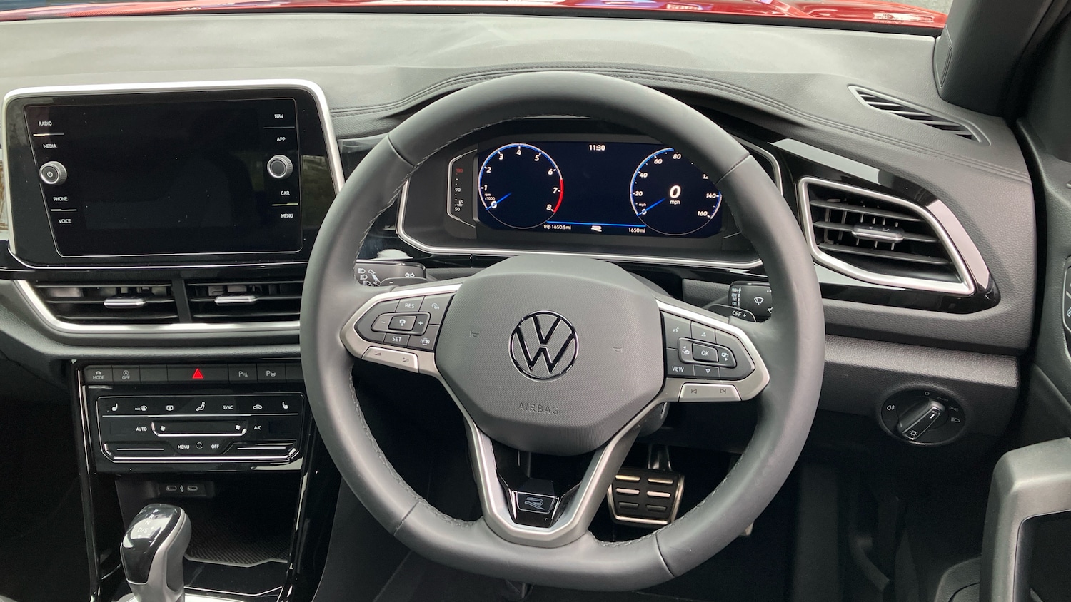 Used Volkswagen T-Roc 2024 for sale - 76319179: Photo 10