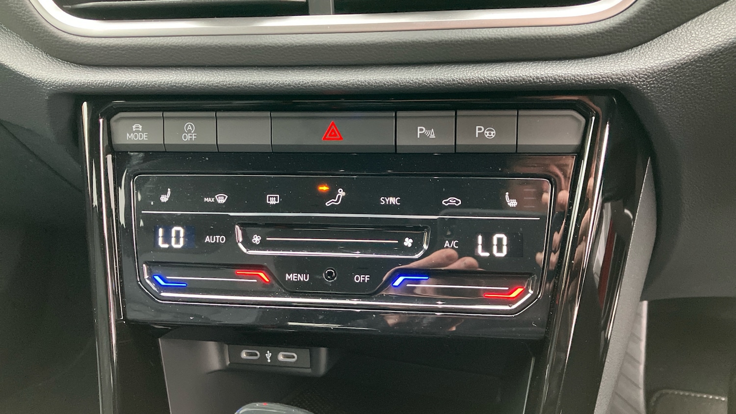 Used Volkswagen T-Roc 2024 for sale - 76319179: Photo 13