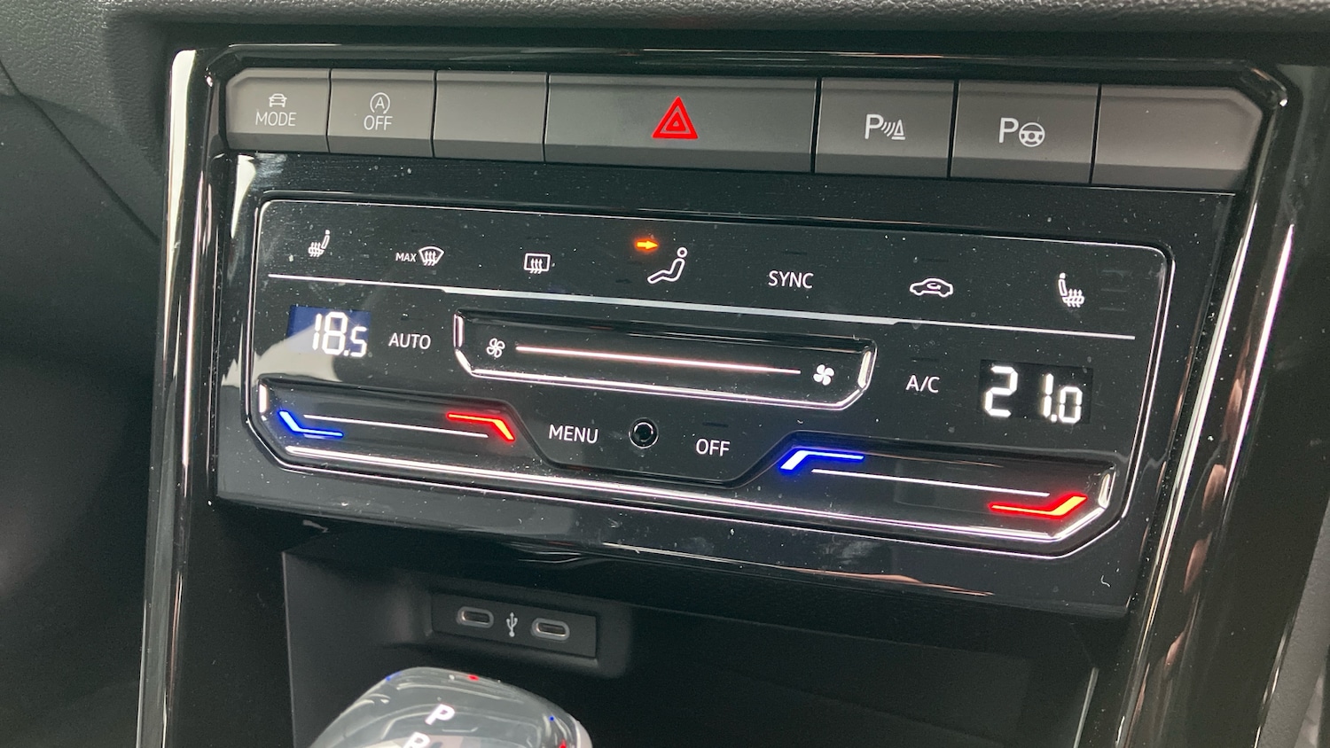 Used Volkswagen T-Roc 2024 for sale - 76319179: Photo 26
