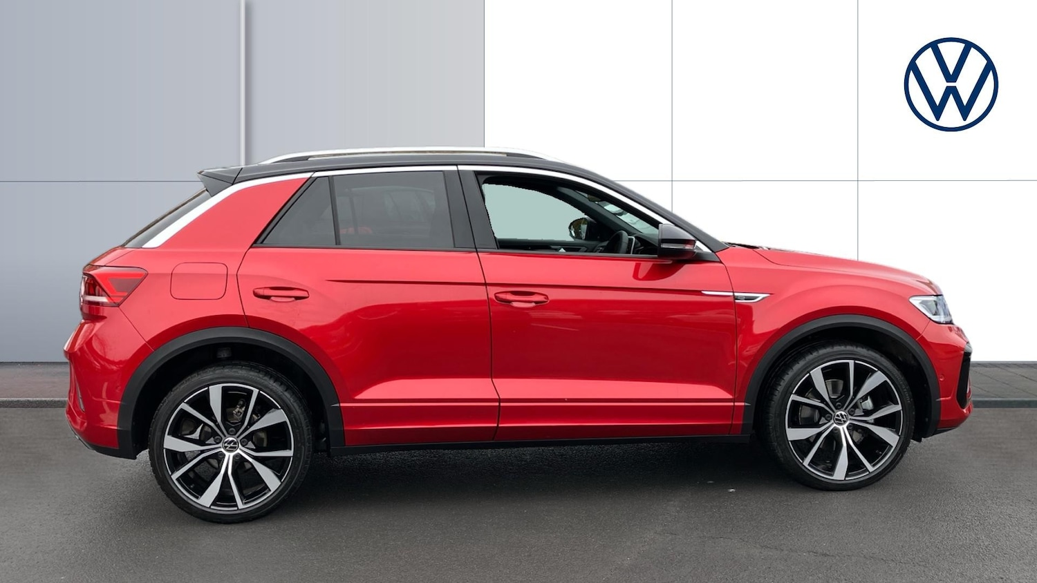 Used Volkswagen T-Roc 2024 for sale - 76319179: Photo 4