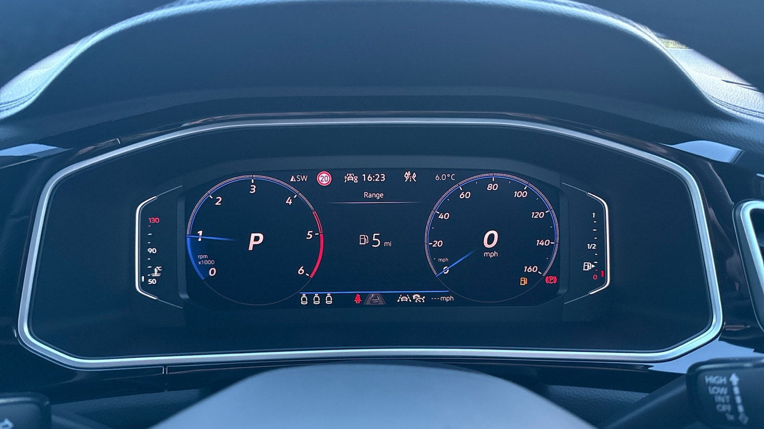 Used Volkswagen T-Roc 2025 for sale - 77342534: Photo 11