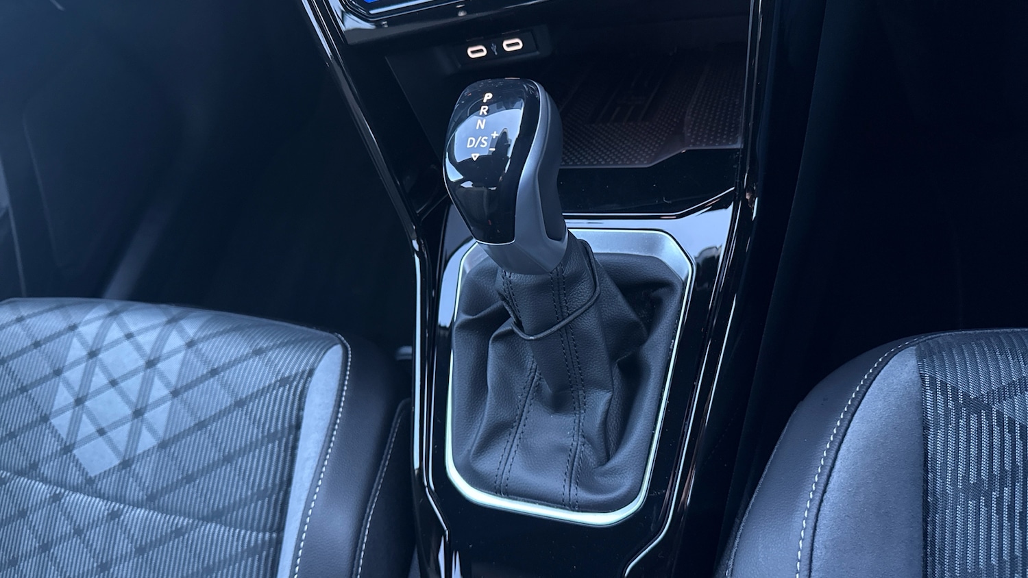 Used Volkswagen T-Roc 2025 for sale - 77342534: Photo 14