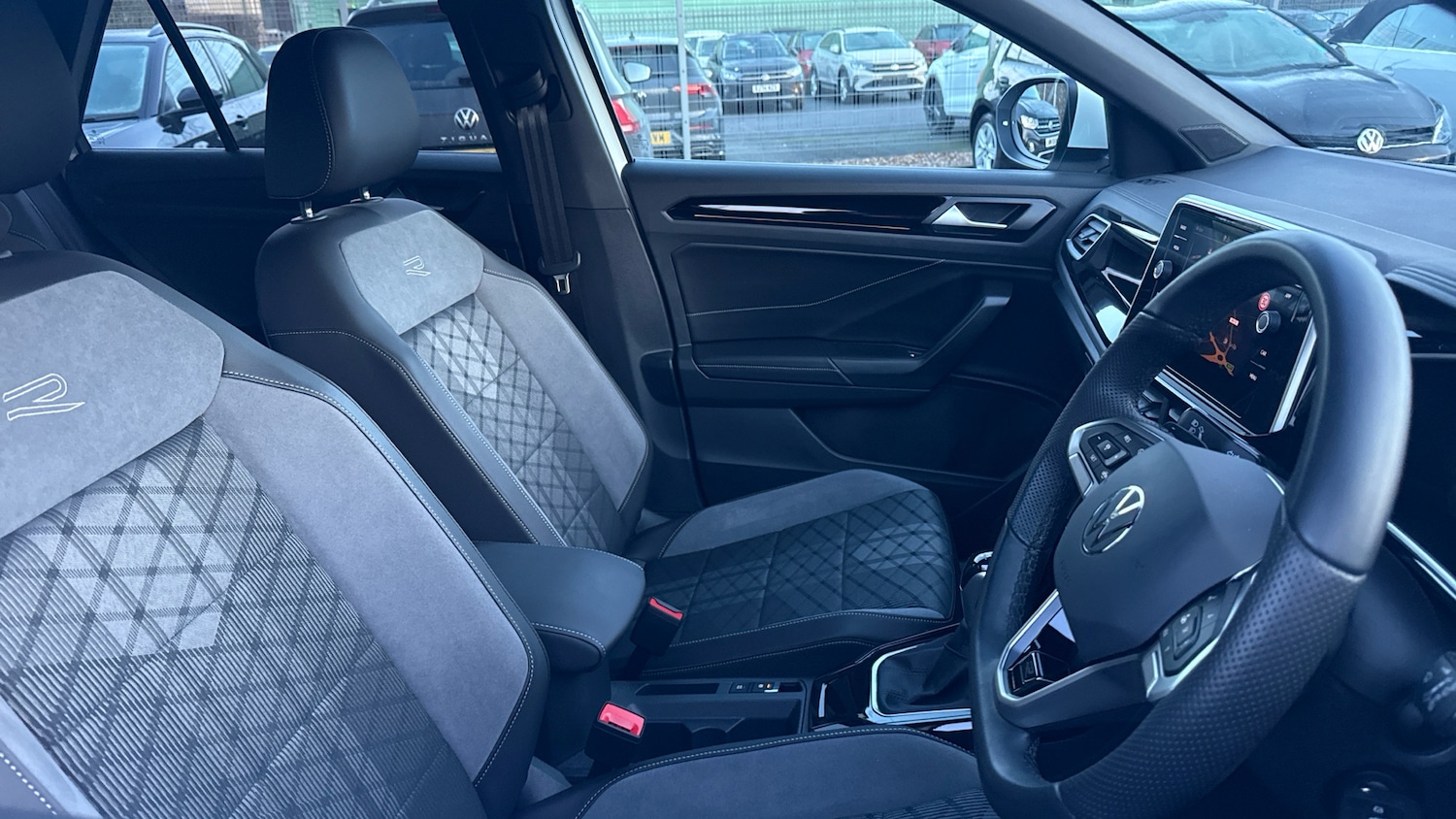 Used Volkswagen T-Roc 2025 for sale - 77342534: Photo 15