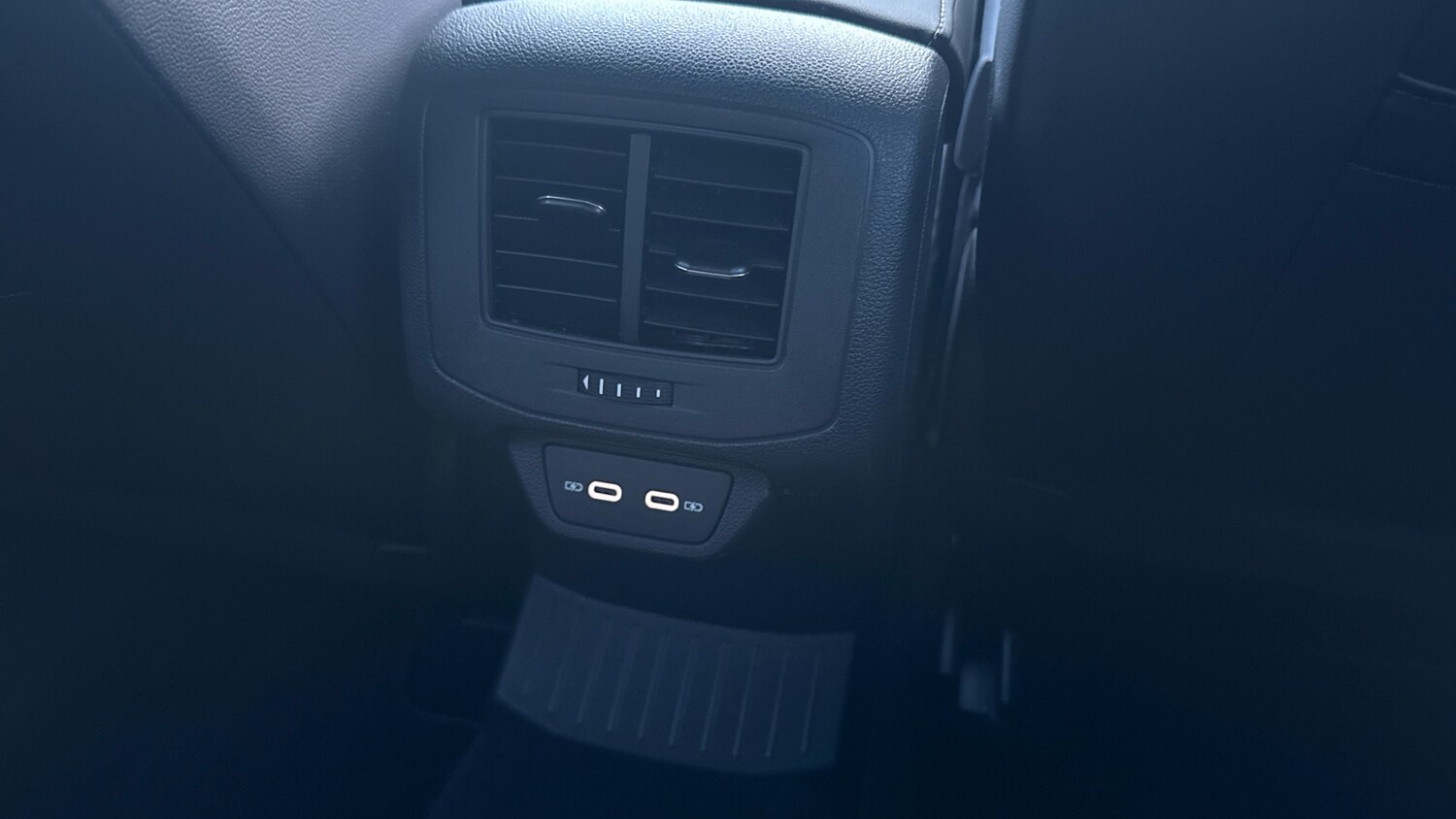 Used Volkswagen T-Roc 2025 for sale - 77342534: Photo 21