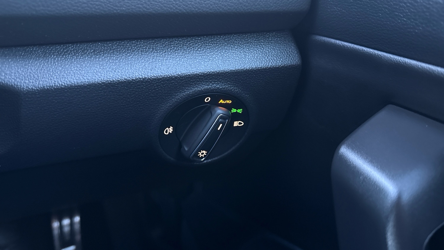 Used Volkswagen T-Roc 2025 for sale - 77342534: Photo 32