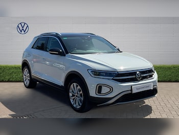 Used Volkswagen T-Roc 2023 for sale - 78540200: Photo