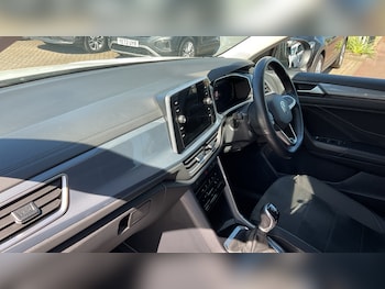 Used Volkswagen T-Roc 2023 for sale - 78540200: Photo