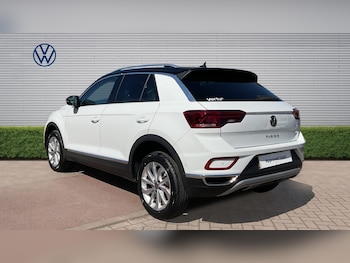 Used Volkswagen T-Roc 2023 for sale - 78540200: Photo