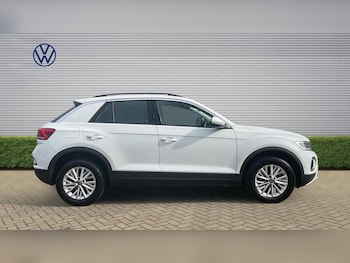Used Volkswagen T-Roc 2023 for sale - 77845158: Photo