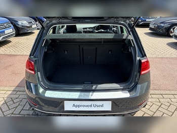Used Volkswagen Golf 2017 for sale - 78775490: Photo